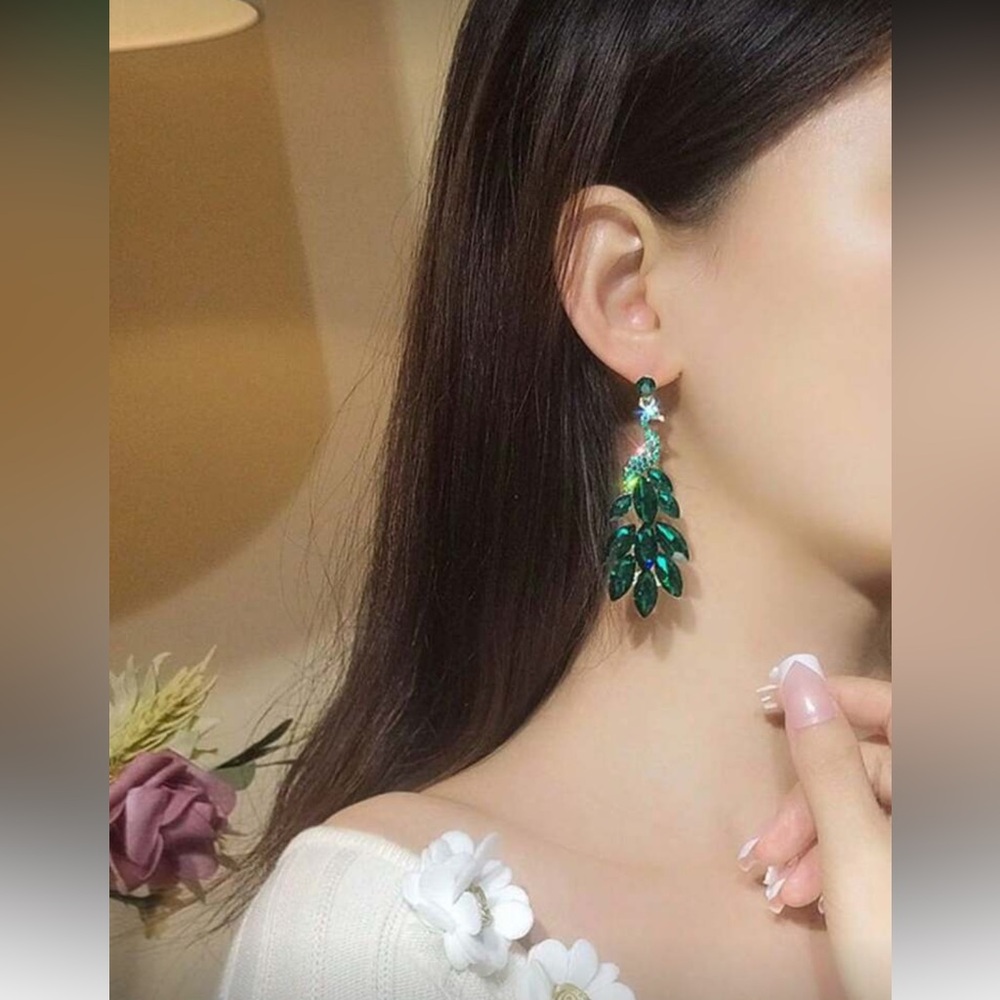 Elegant Green Peacock Earrings nwt - Picture 2 of 8